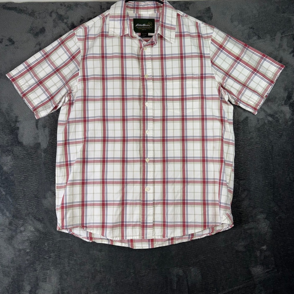 Mens Medium Eddie Bauer Button Up Shirt Red Plaid Excellent Short Sleeve Cotton